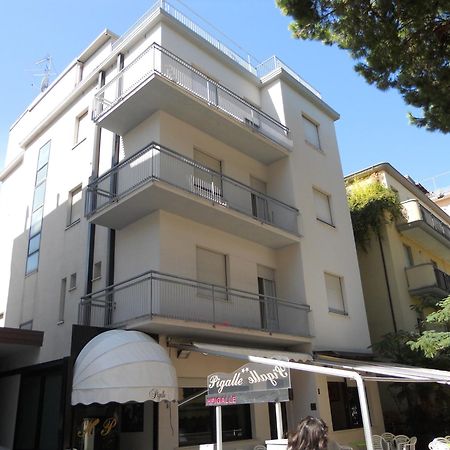Hotel Pigalle Rimini Exteriör bild
