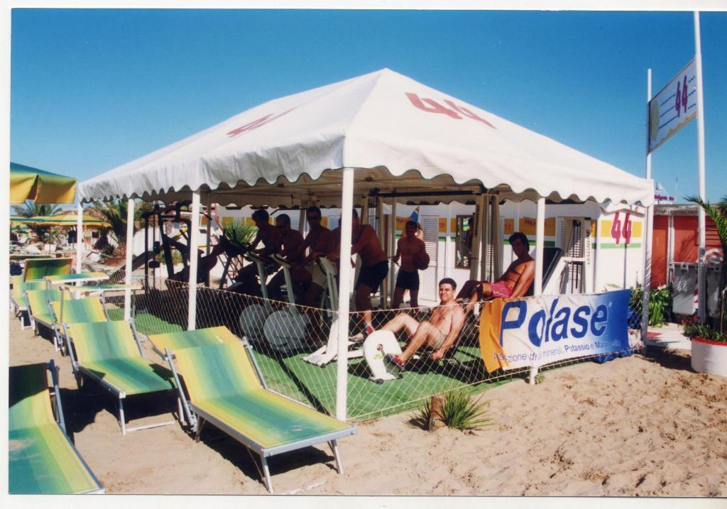 Hotel Pigalle Rimini Exteriör bild